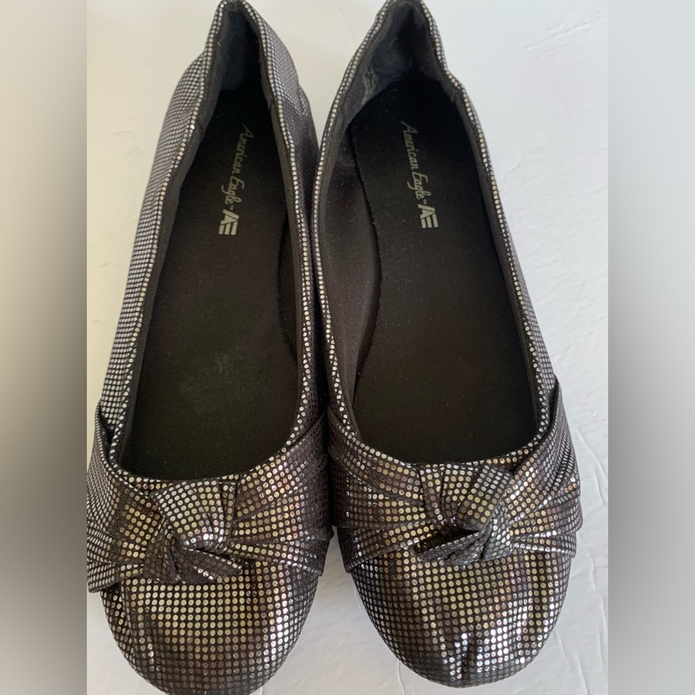 American Eagle Outfitters Black Flats with metallic look design.